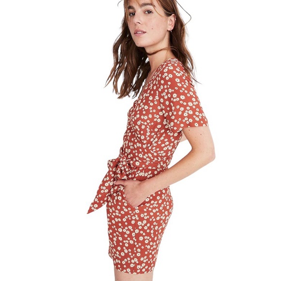 Madewell Wrap-Front Floral Print Daisy Field/Rust Orange Short Sleeve Romper - Picture 3 of 9